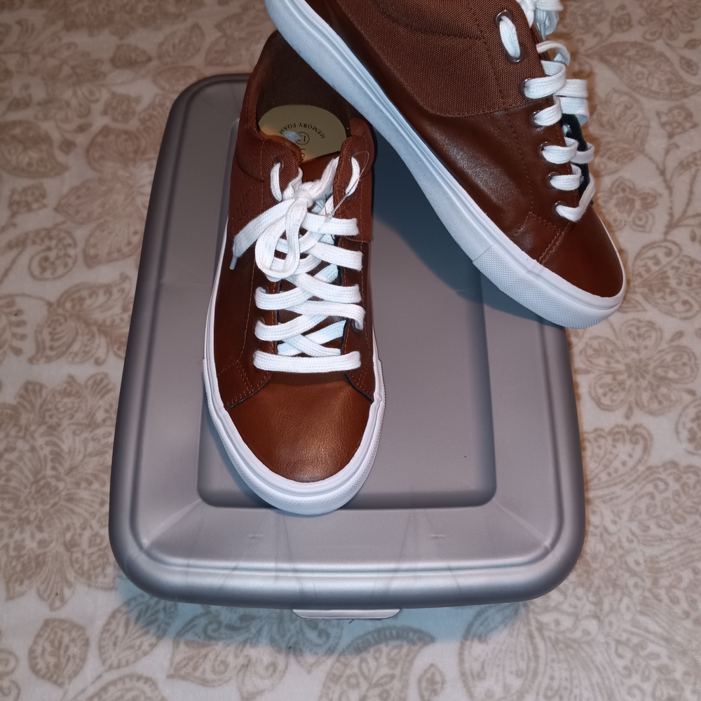 LONDON FOG Brown and White Sneakers Casual Vintage Design
